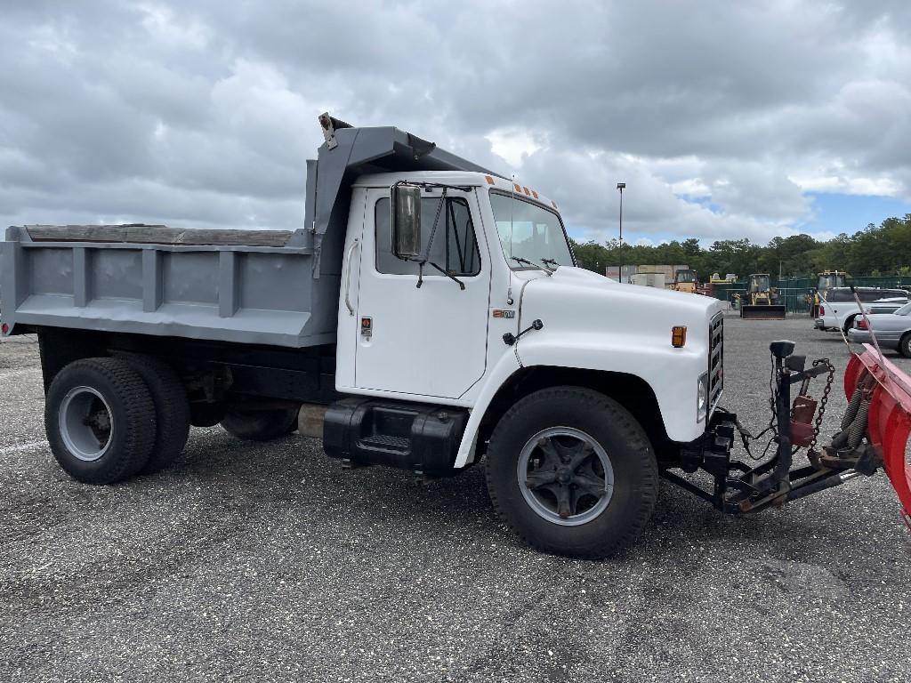 1988 International S1700 Single Axle Dump w/ Plow