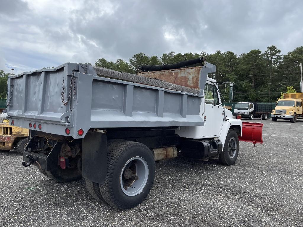 1988 International S1700 Single Axle Dump w/ Plow