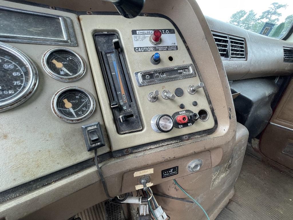 1994 Ford L8000 Single Axle Dump w/ Plow