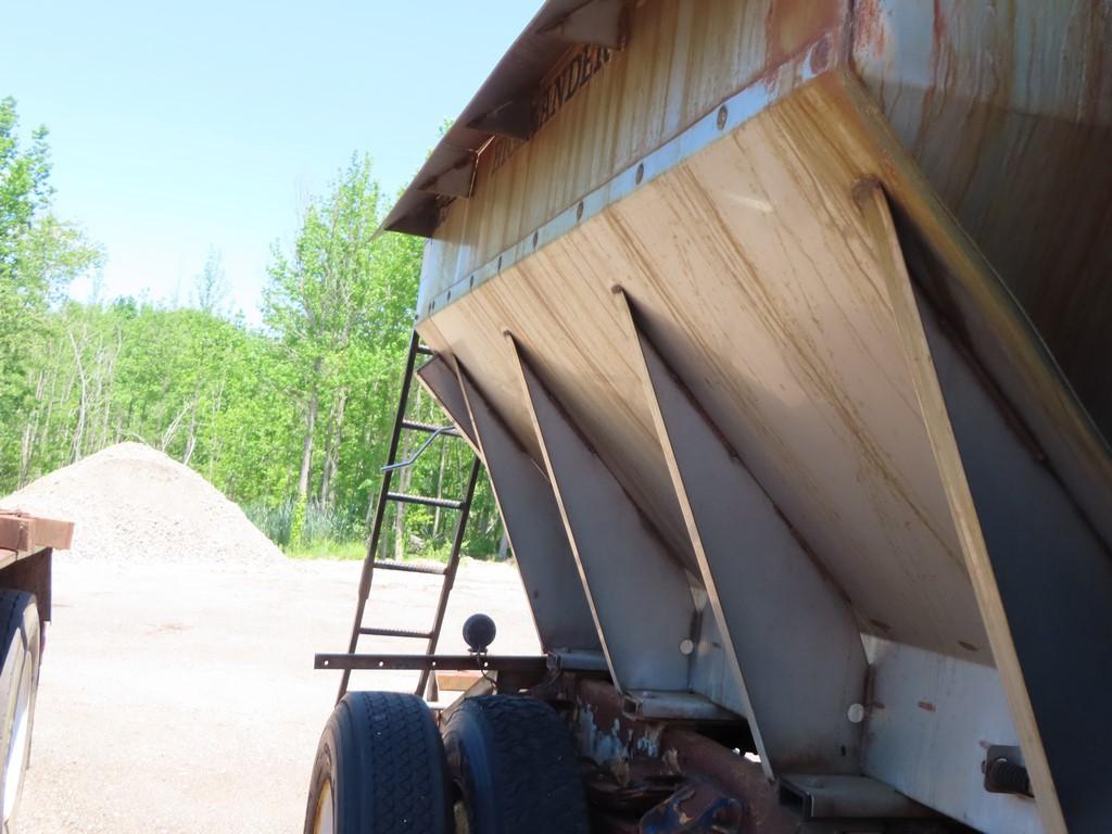 2000 Sterling Single Axle Salt Truck