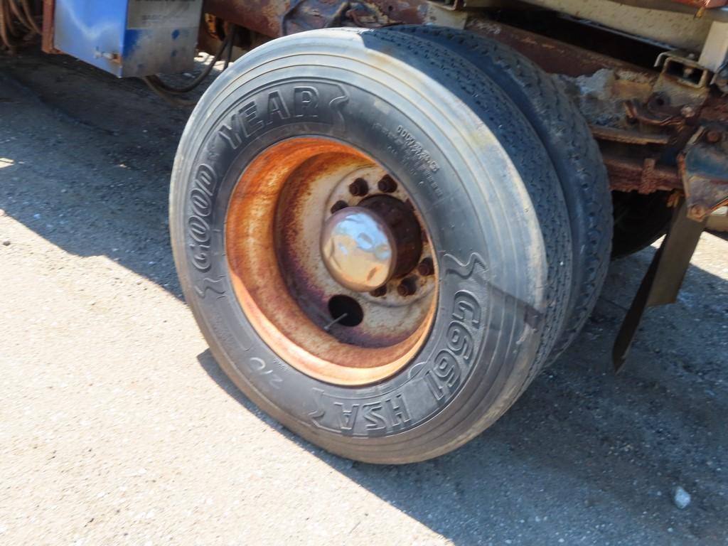 2000 Sterling Single Axle Salt Truck