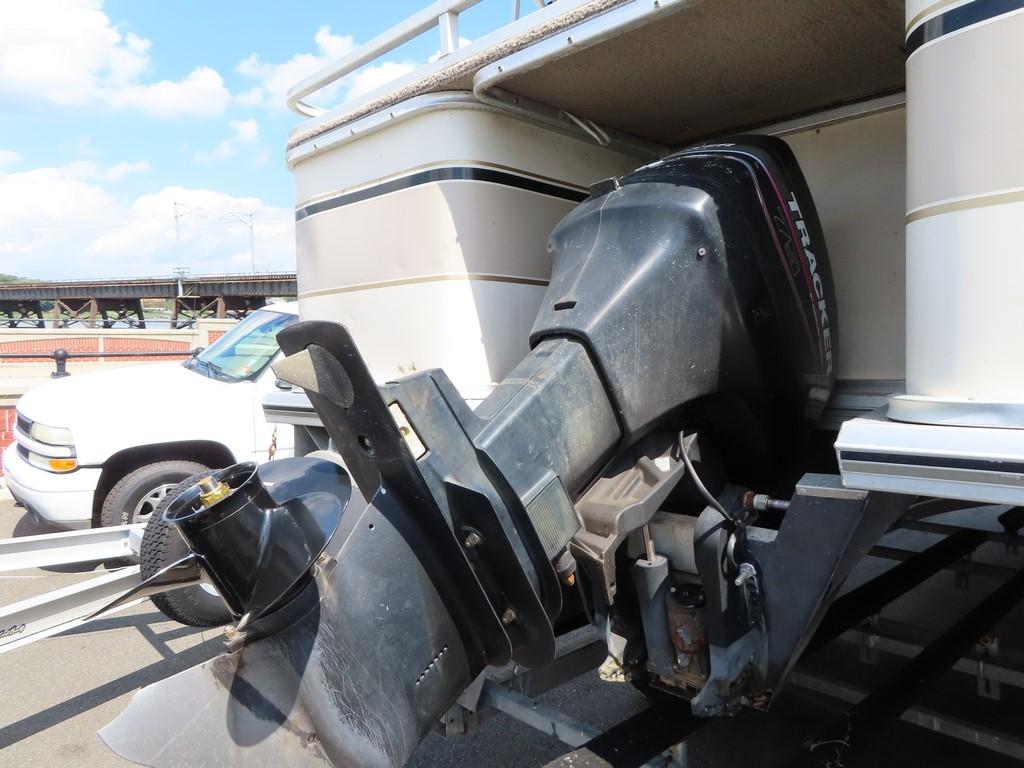 25' Party Barge Pontoon Boat (IN WATER RUNNING) (NO TRAILER)