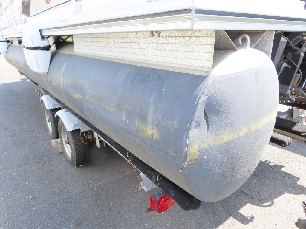 25' Party Barge Pontoon Boat (IN WATER RUNNING) (NO TRAILER)
