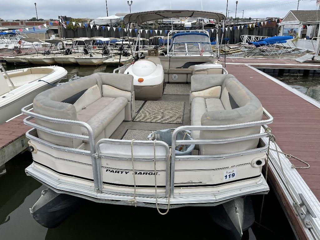 25' Party Barge Pontoon Boat (IN WATER RUNNING) (NO TRAILER)