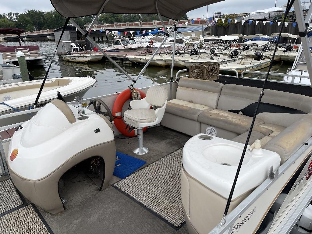 25' Party Barge Pontoon Boat (IN WATER RUNNING) (NO TRAILER)