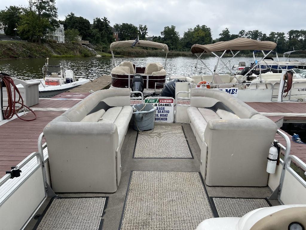 25' Party Barge Pontoon Boat (IN WATER RUNNING) (NO TRAILER)