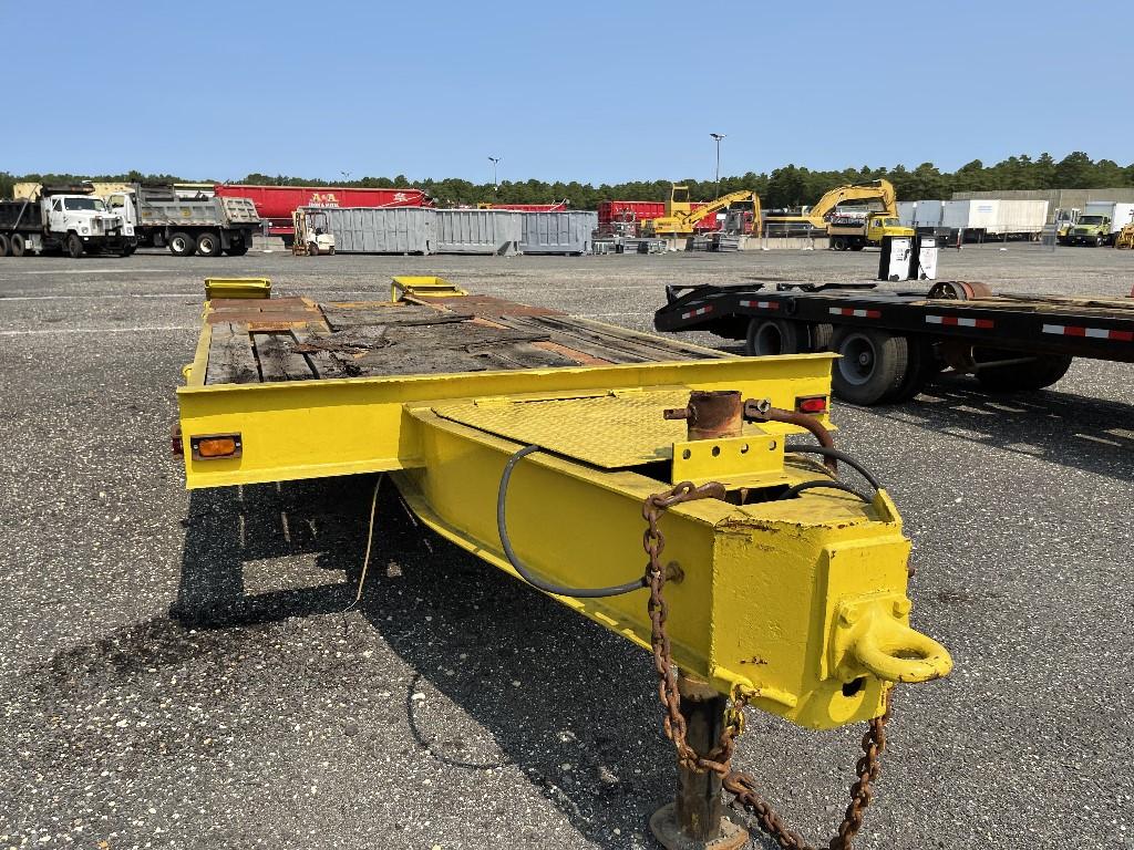 1972 Tandem Equipment Tag Trailer 22’