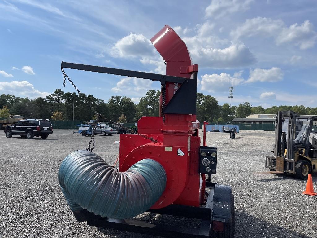 Giant Vac Tow Behind Leaf Vacuum