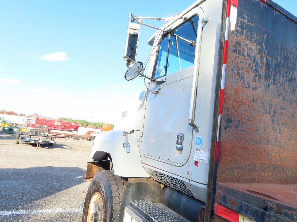 1997 International Paystar 5000 Tri Axle Flat Bed