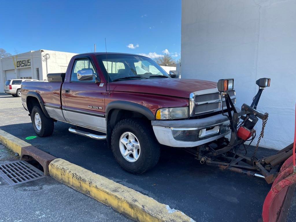 1996 Dodge Ram 1500 w/Plow