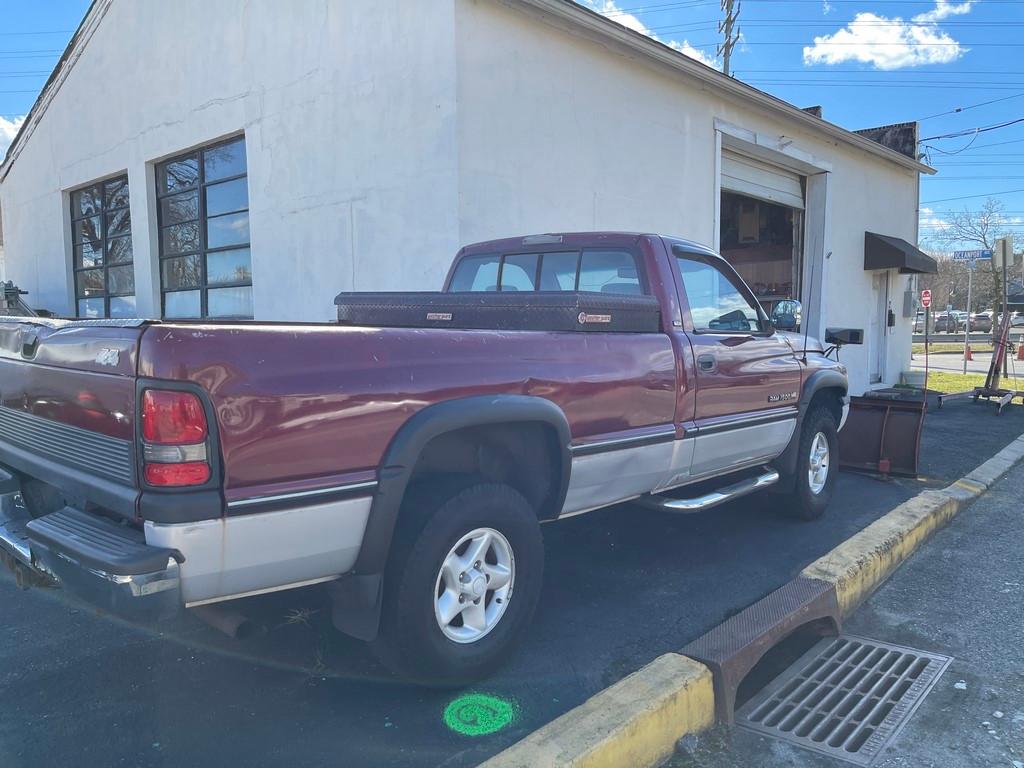 1996 Dodge Ram 1500 w/Plow