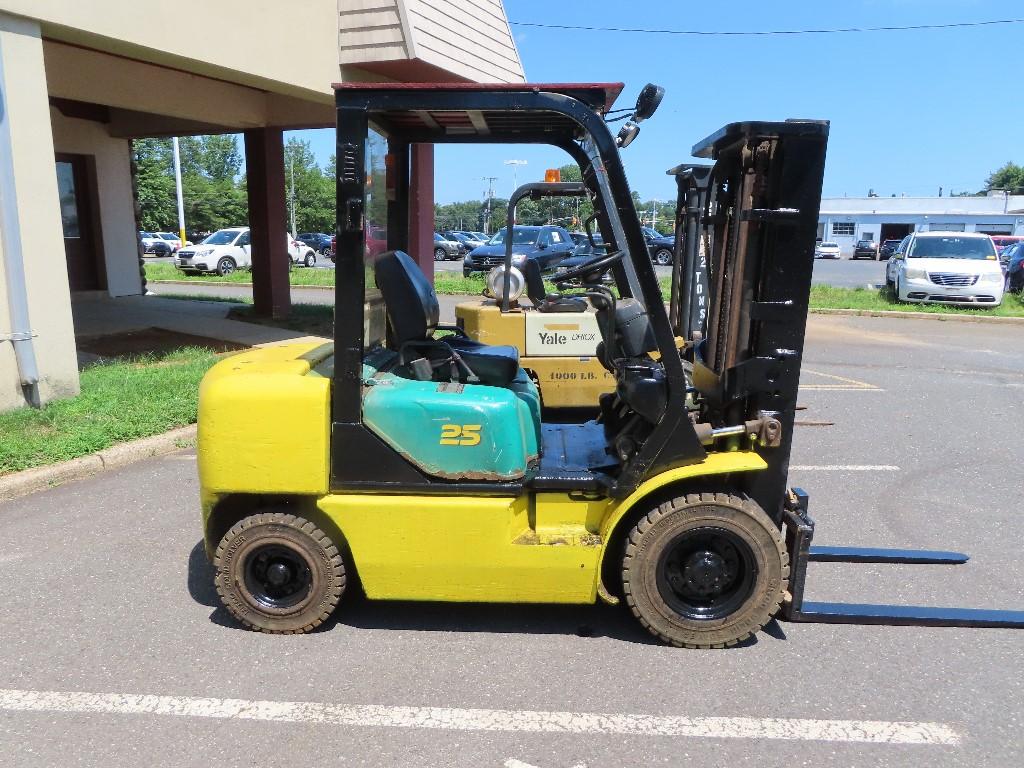 Komatsu 5000lb Forklift Diesel (VIDEO)