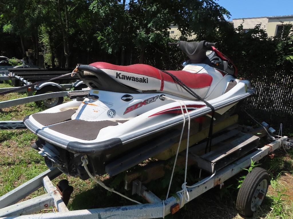 Kawasaki Jetski for parts (INOPRABLE)