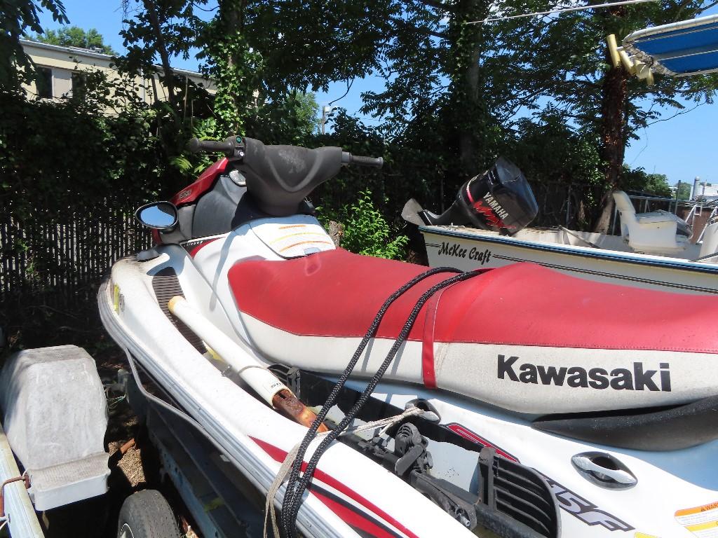 Kawasaki Jetski for parts (INOPRABLE)