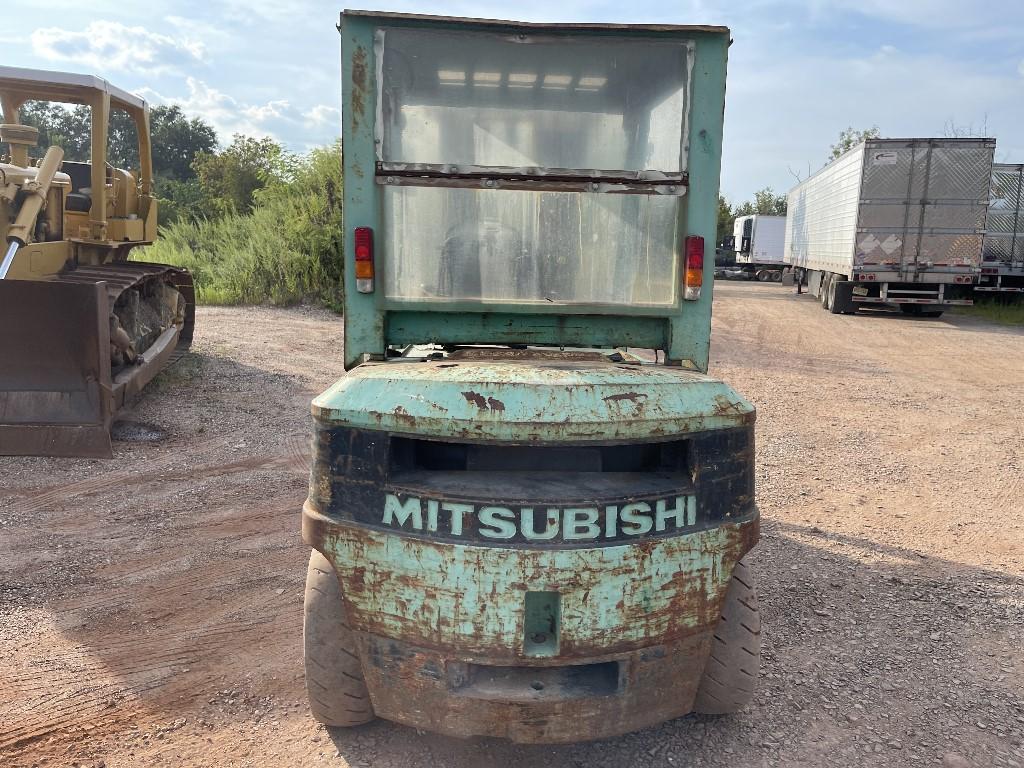Mitubishi 12,000lb Forklift