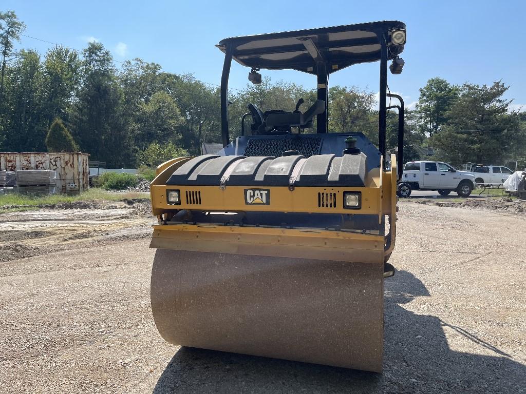 2015 Caterpillar CB54B Vibratory Roller  (OFF-SITE)