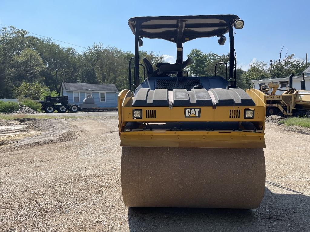 2015 Caterpillar CB54B Vibratory Roller  (OFF-SITE)