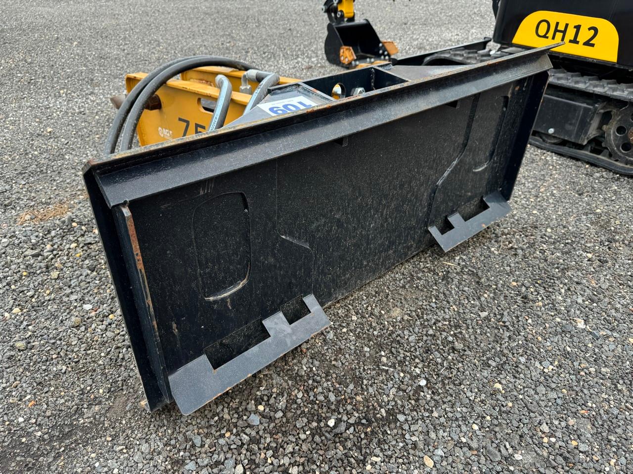 2022 Agrotk 750 Skid Steer Hydraulic Hammer/Breaker Attatchment