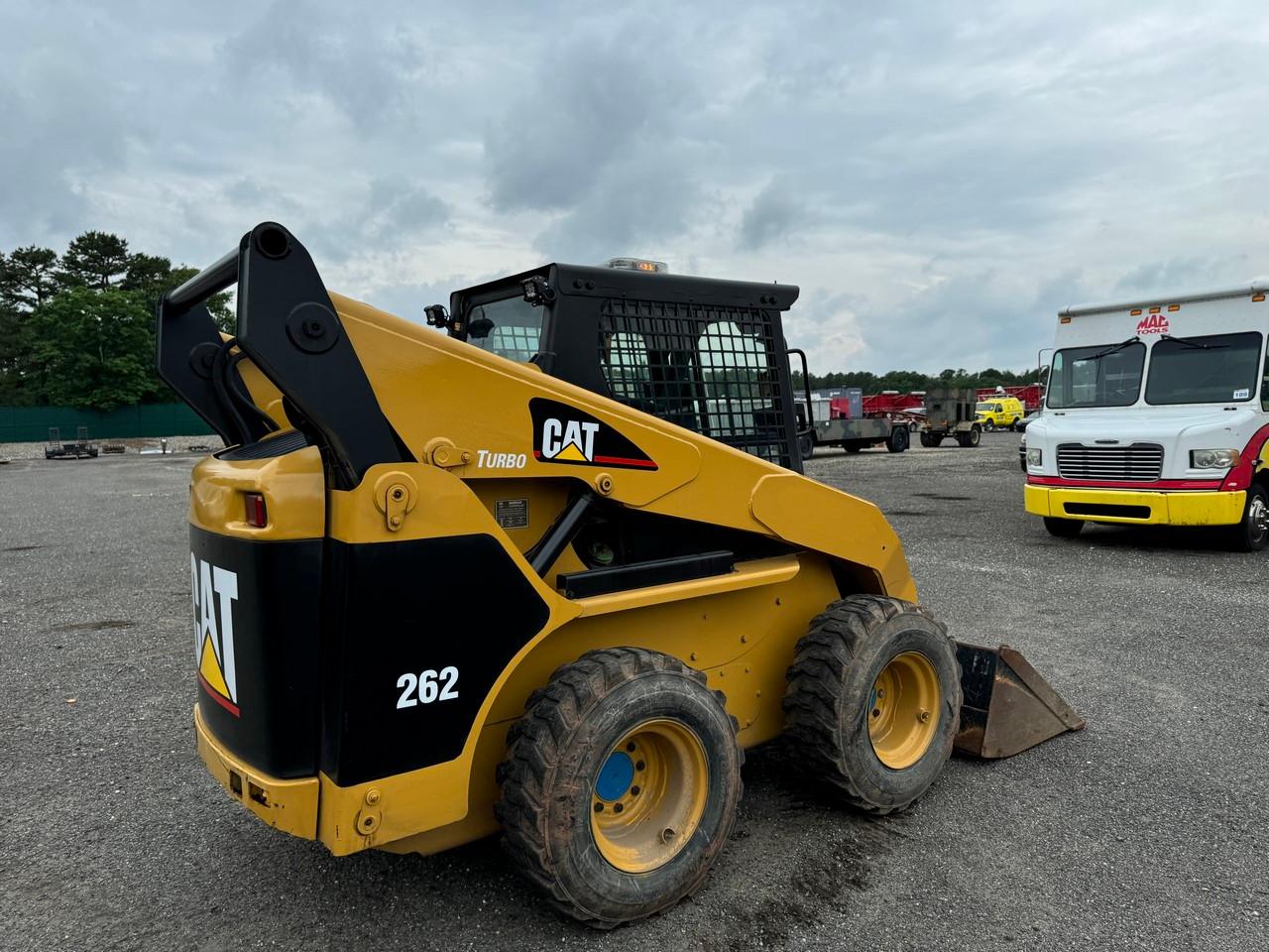 Caterpillar 262 Skid Steer EROPS