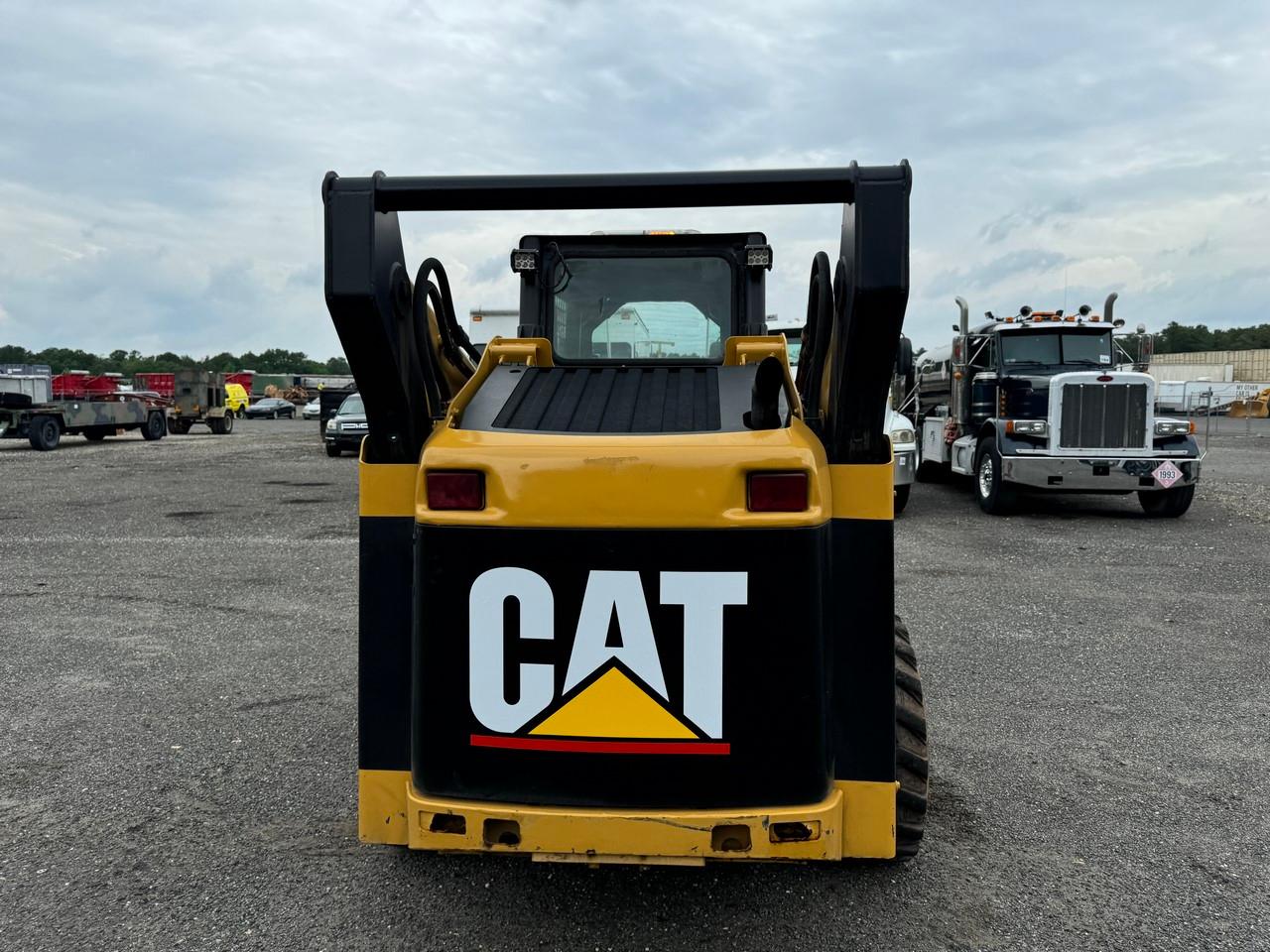 Caterpillar 262 Skid Steer EROPS