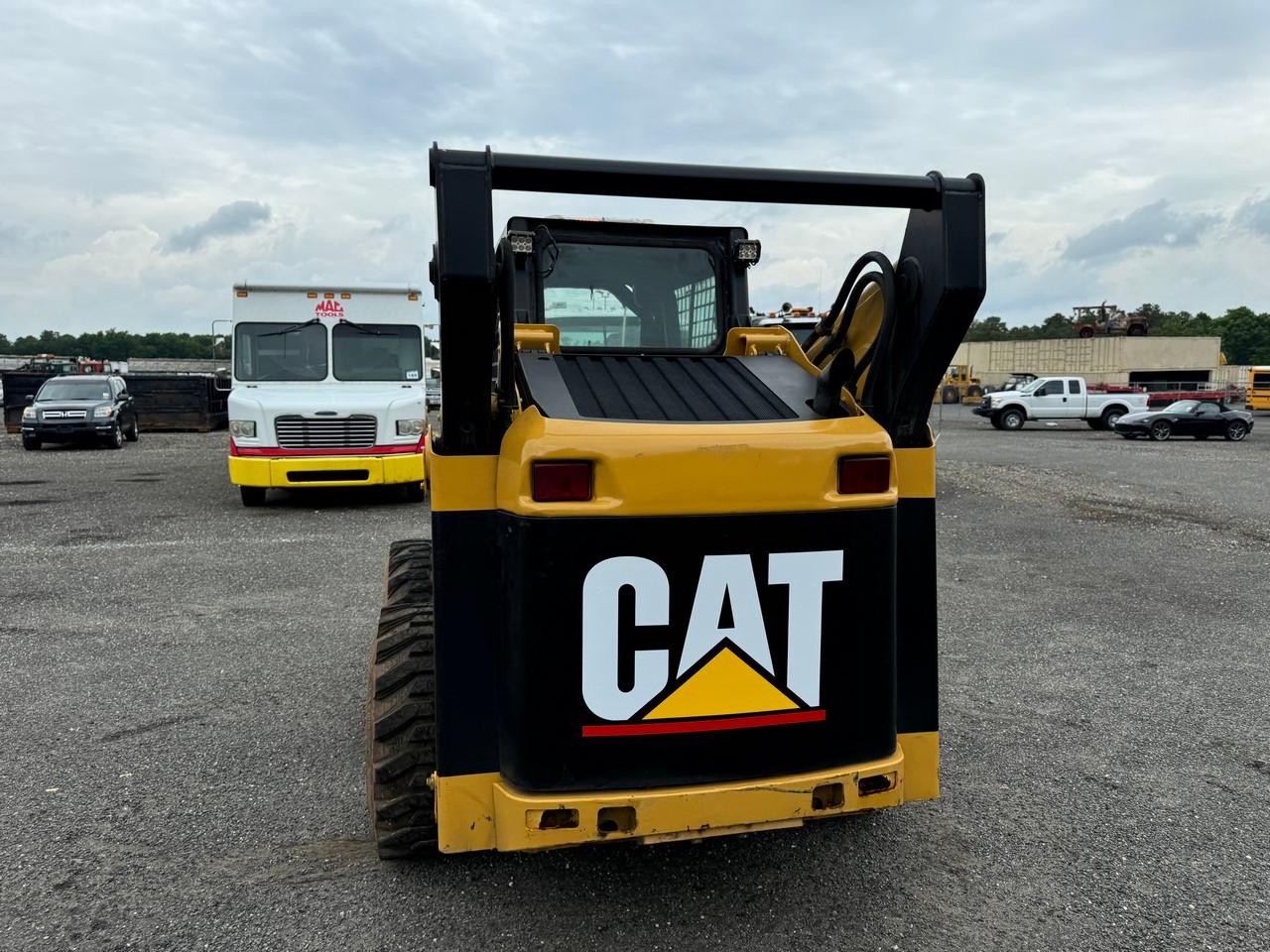 Caterpillar 262 Skid Steer EROPS
