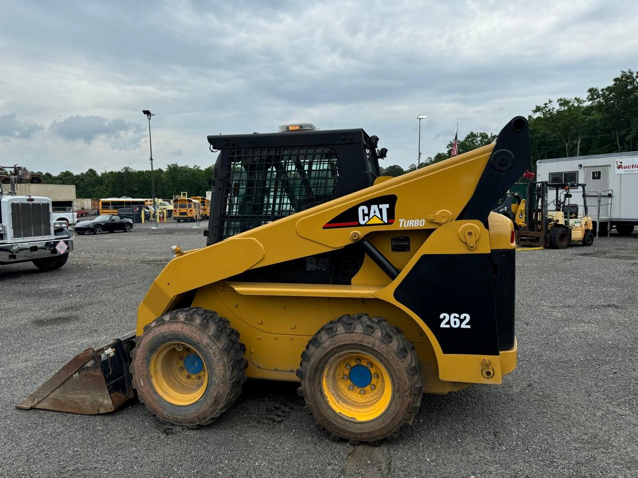 Caterpillar 262 Skid Steer EROPS