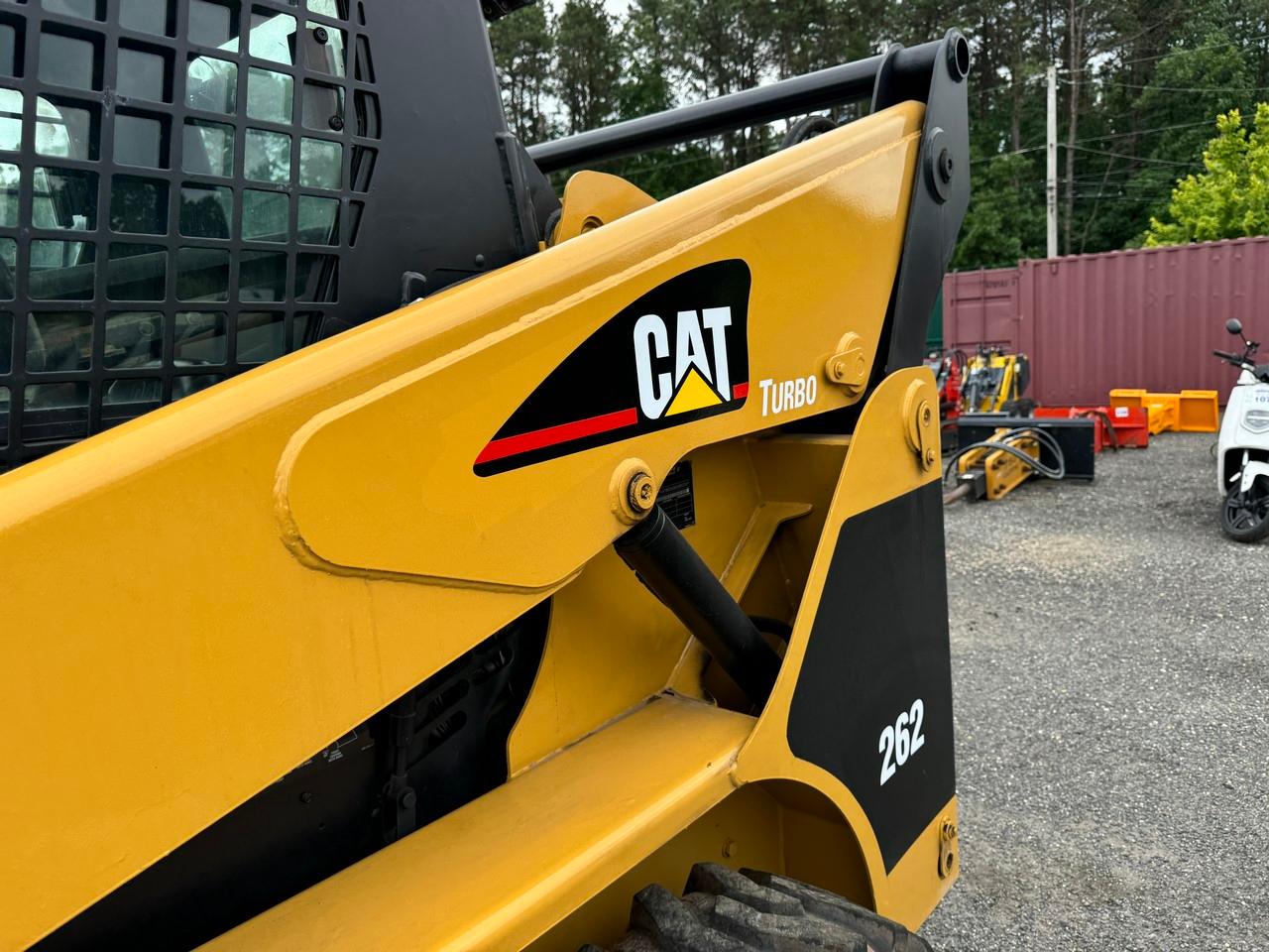 Caterpillar 262 Skid Steer EROPS