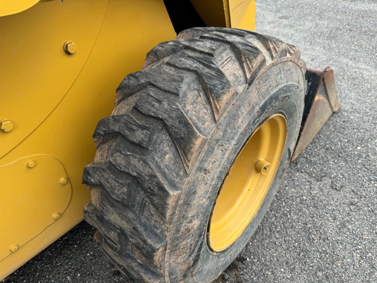 Caterpillar 262 Skid Steer EROPS