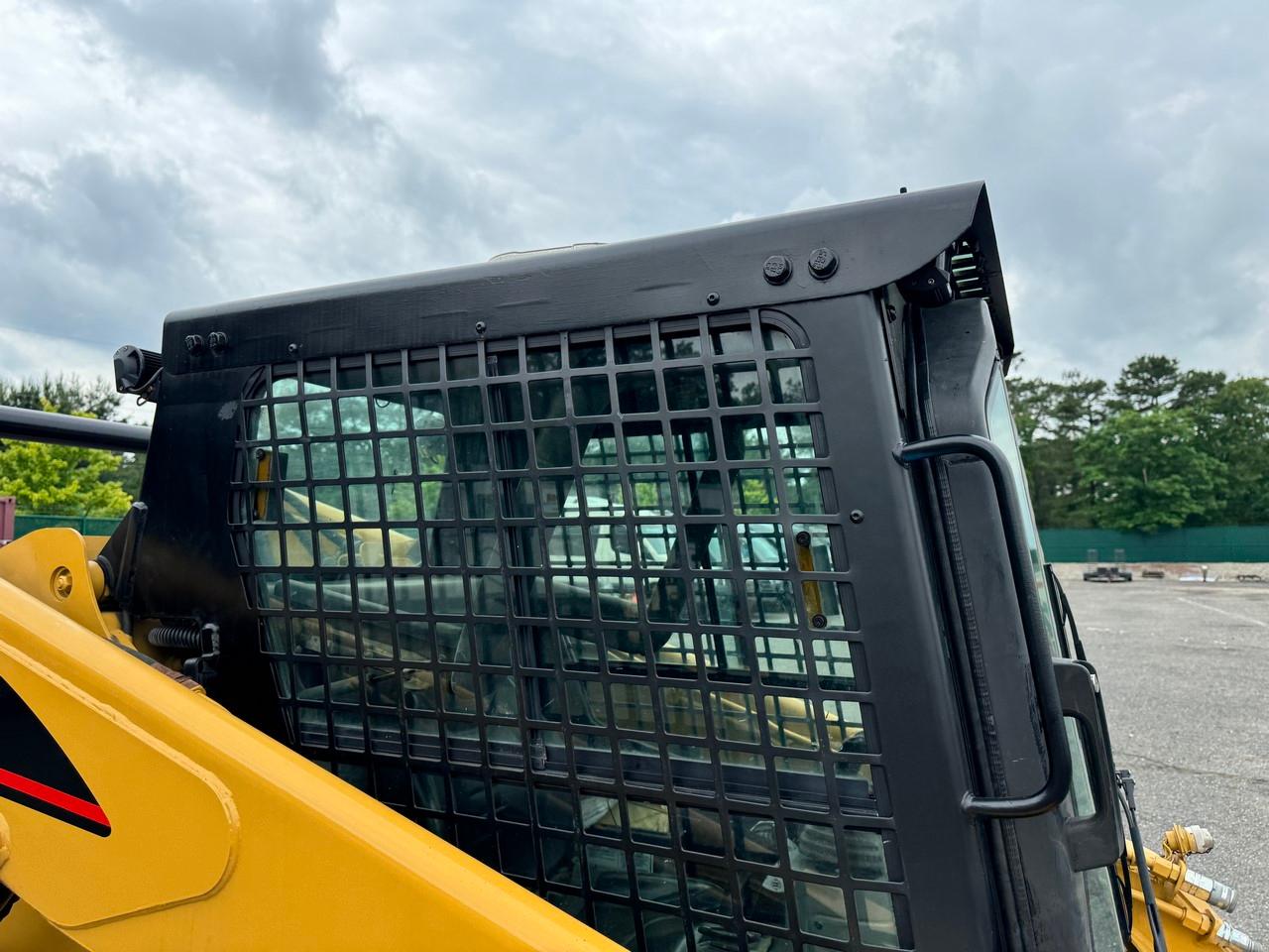 Caterpillar 262 Skid Steer EROPS