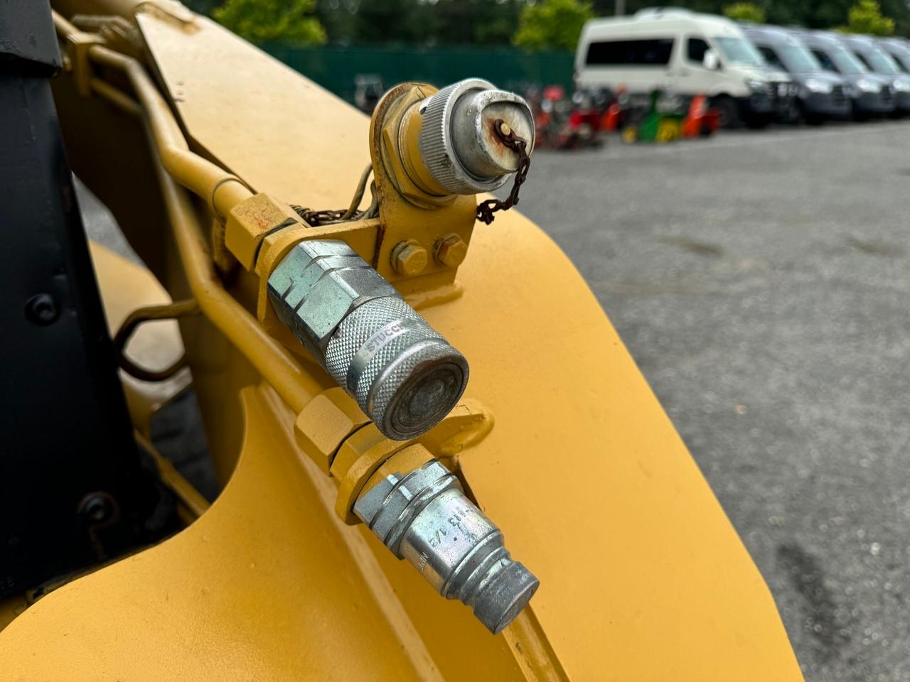 Caterpillar 262 Skid Steer EROPS