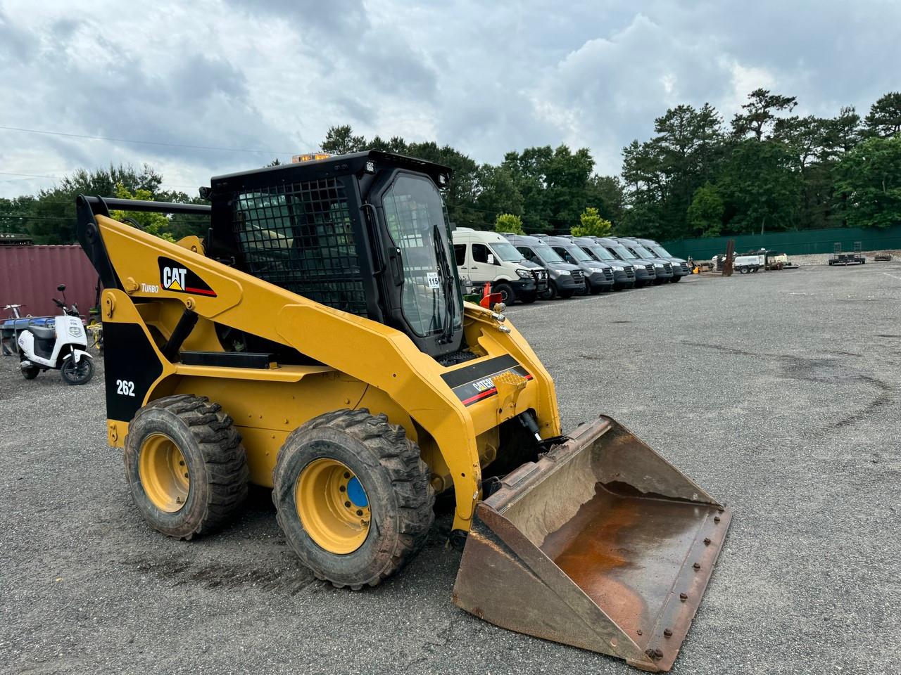 Caterpillar 262 Skid Steer EROPS