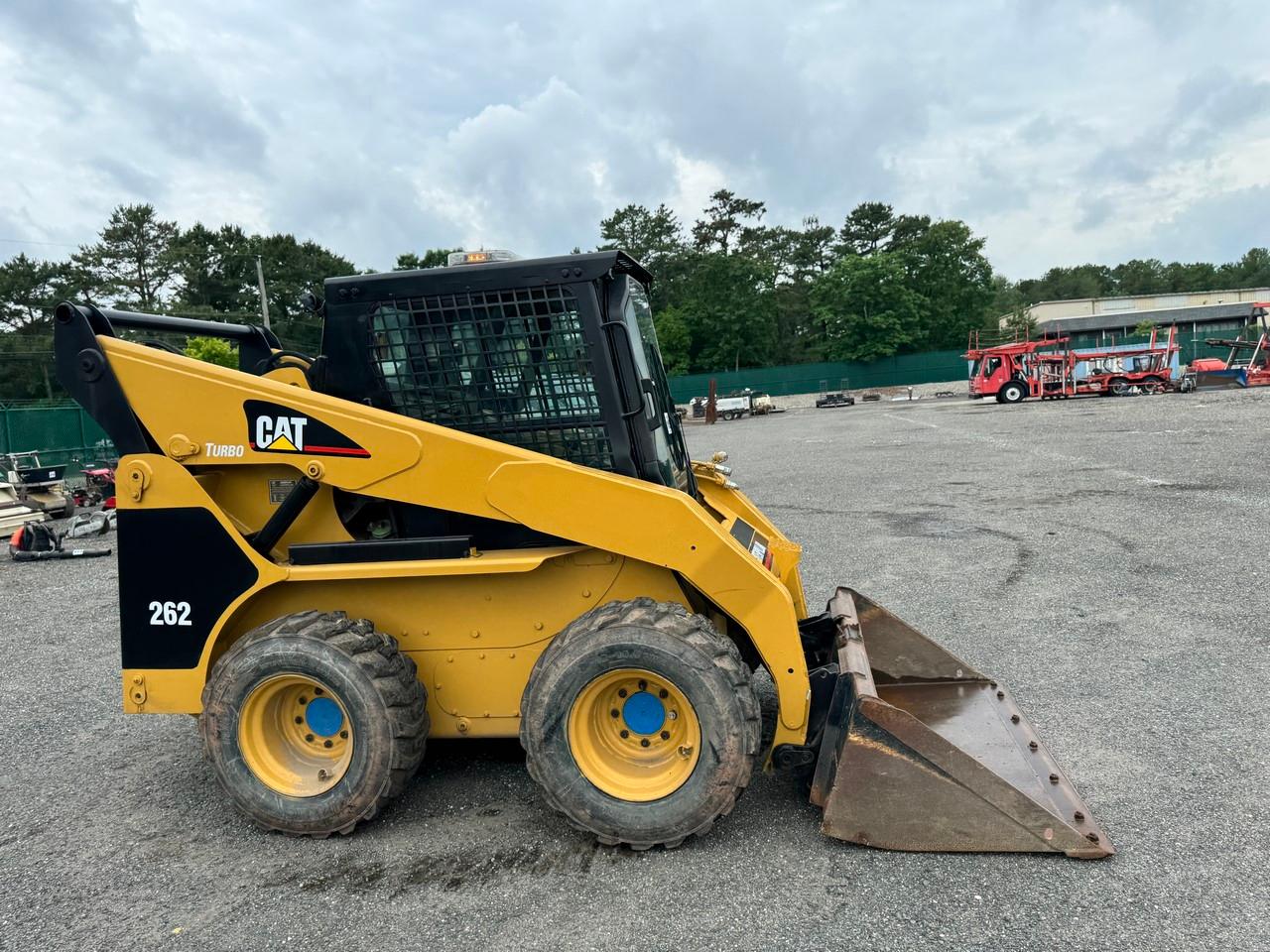 Caterpillar 262 Skid Steer EROPS