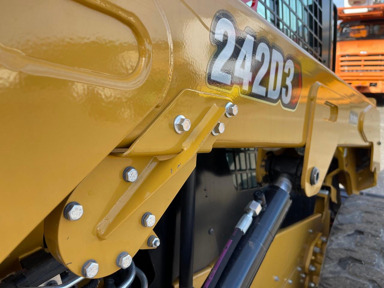 2021 Caterpillar 242D3 EROPS Skid Steer