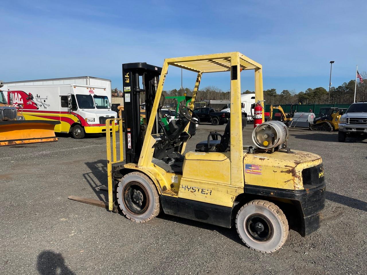 Hyster H60XM 6000lb Forklife Triple Mast