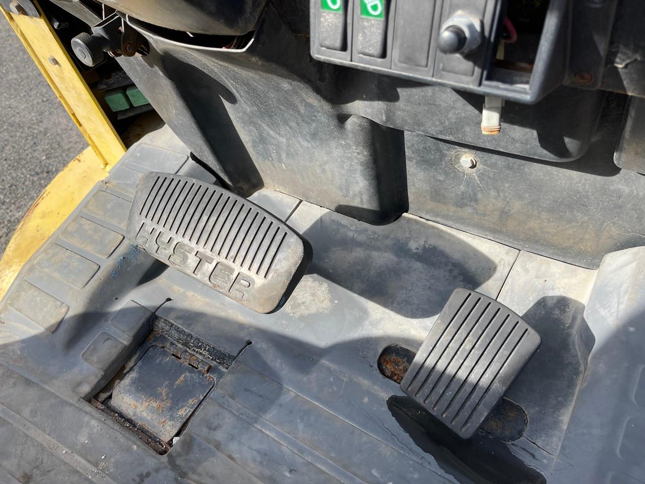 Hyster H60XM 6000lb Forklife Triple Mast