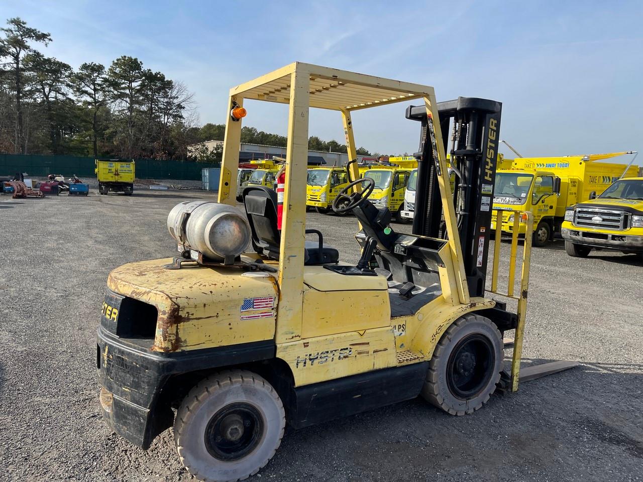 Hyster H60XM 6000lb Forklife Triple Mast