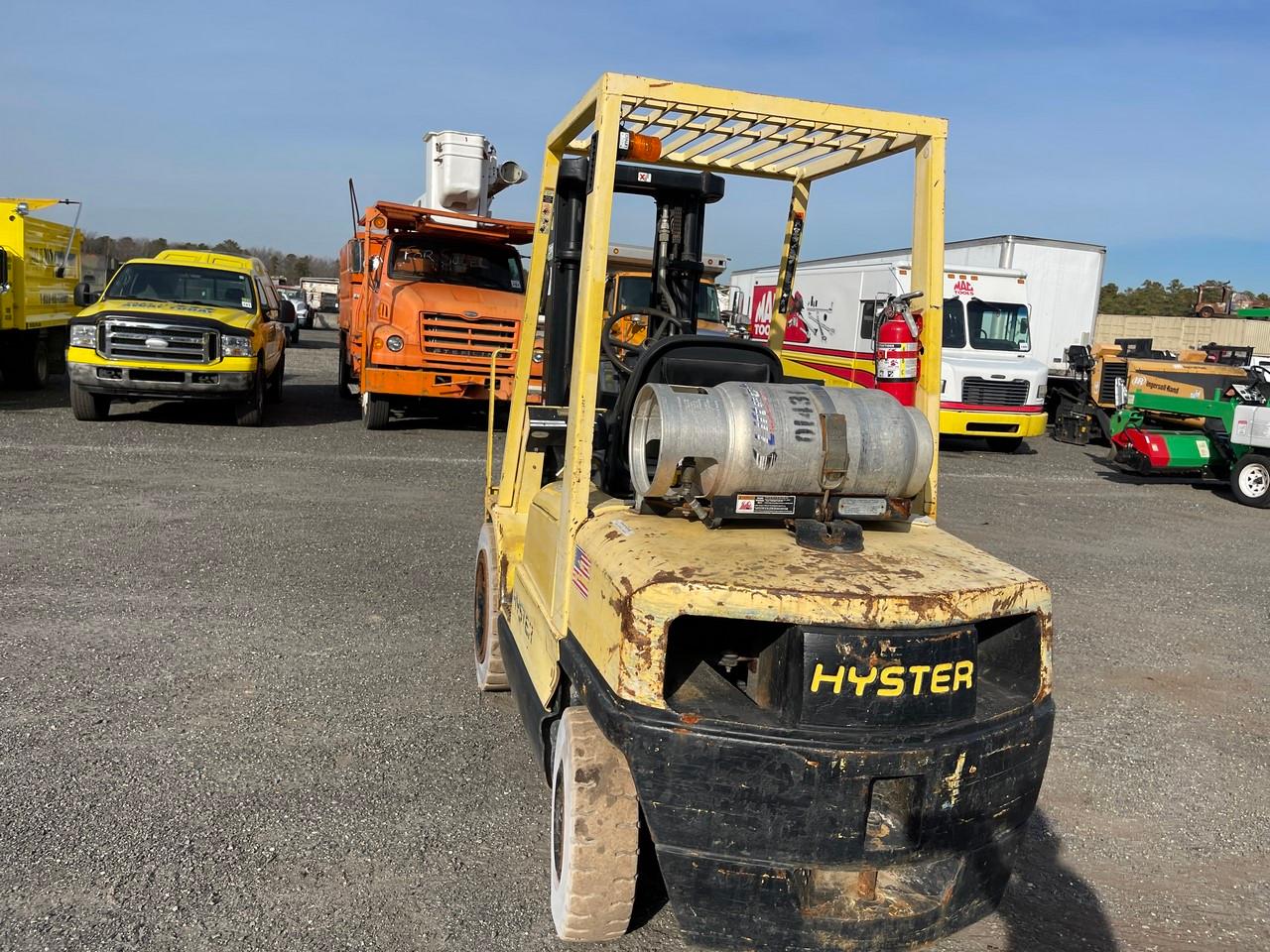 Hyster H60XM 6000lb Forklife Triple Mast