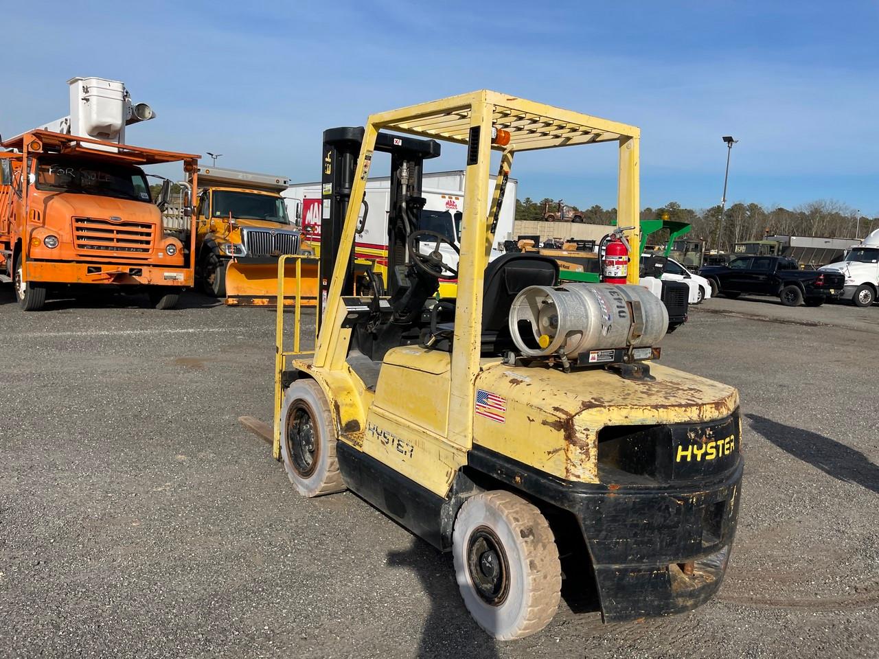 Hyster H60XM 6000lb Forklife Triple Mast