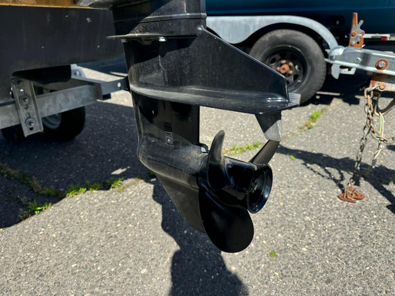 1995 HMD 13' OPEN, FIBER W Trailer