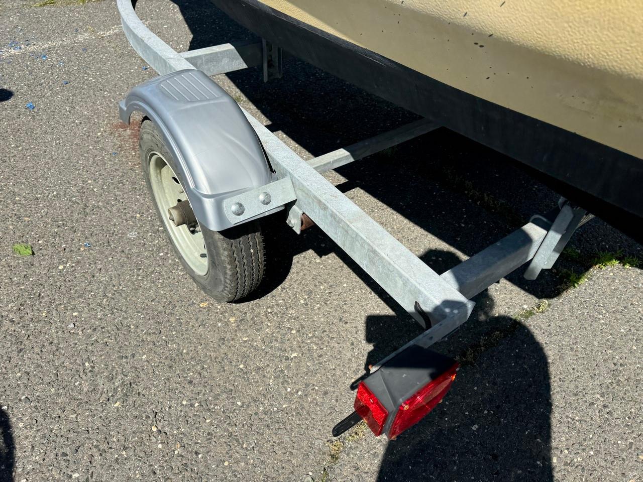 1995 HMD 13' OPEN, FIBER W Trailer