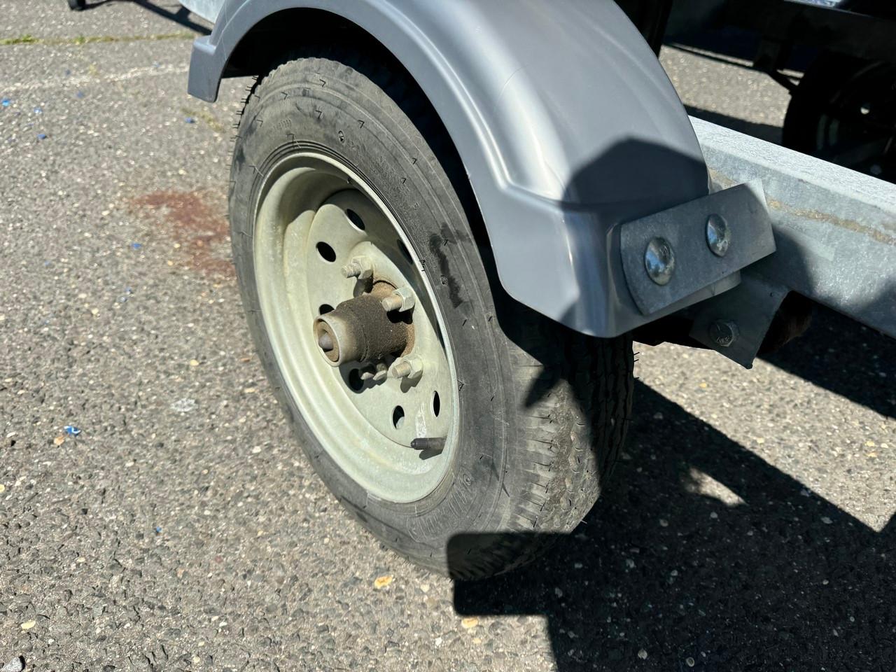 1995 HMD 13' OPEN, FIBER W Trailer