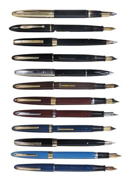 Fountain Pens (12), all Sheaffer, most non White Dot, 1940s-50s, incl lever