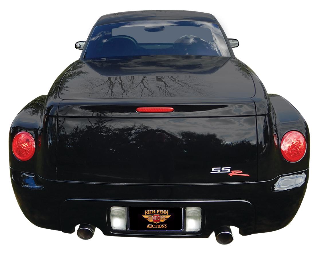 Pickup, 2005 Chevrolet SSR.