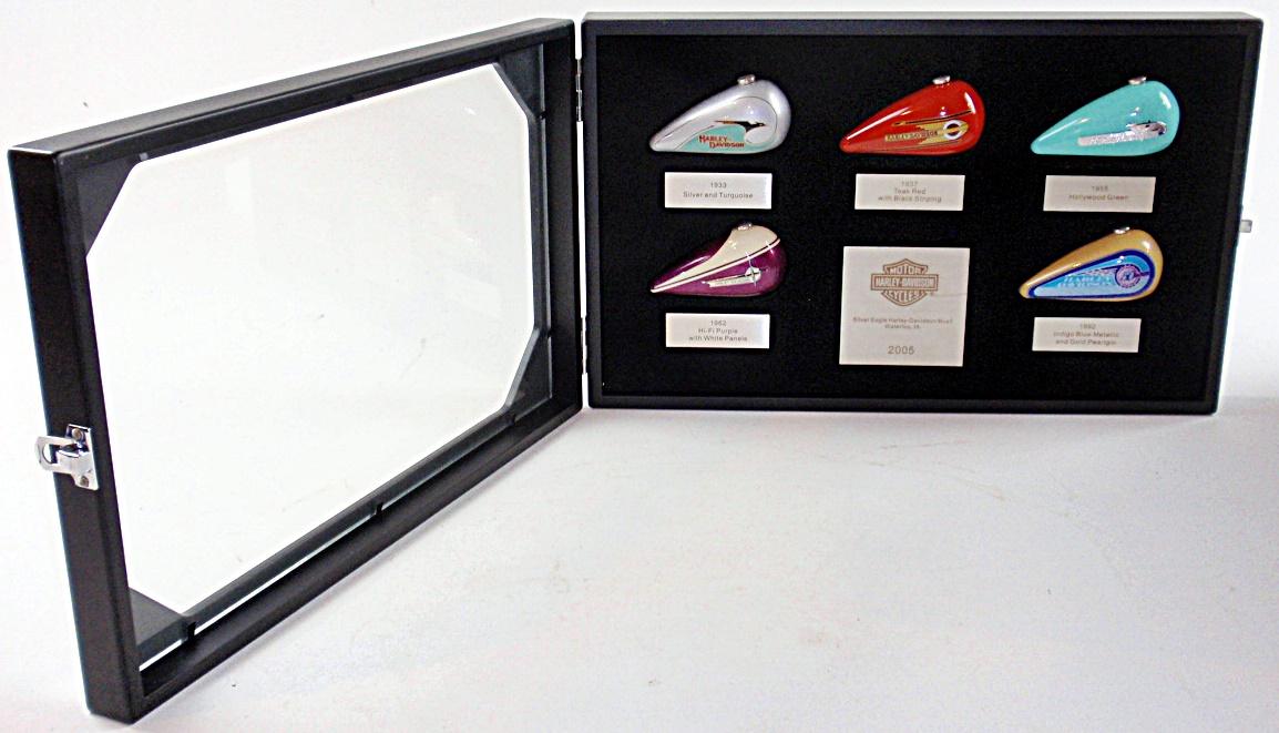 A Harley Davidson 2005 Tank Set