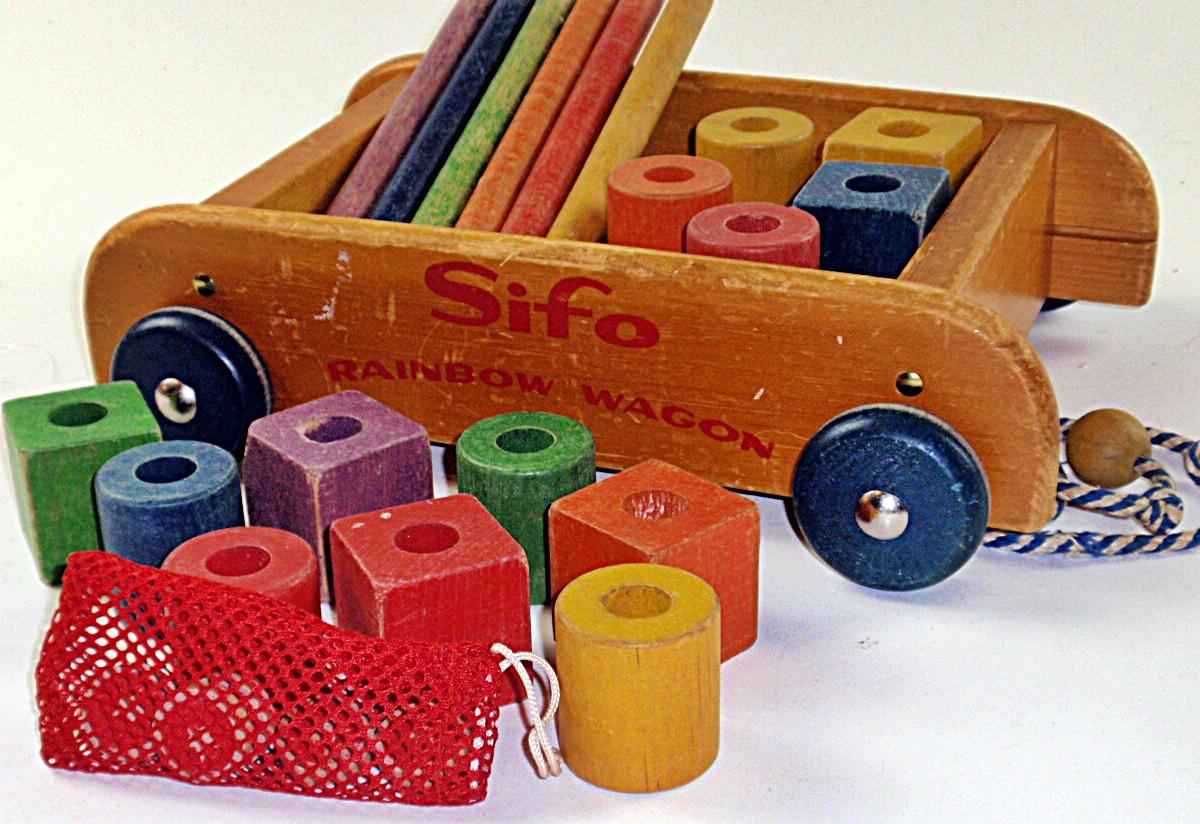 A Sifo Rainbow Wagon Child's Pull Toy Building Set