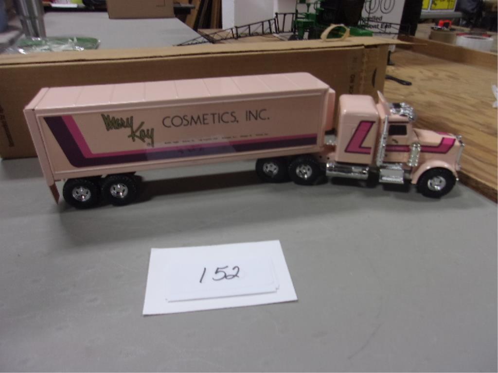 TOY SEMI TRACTOR KENWORTH MARY KAY COSMETICS