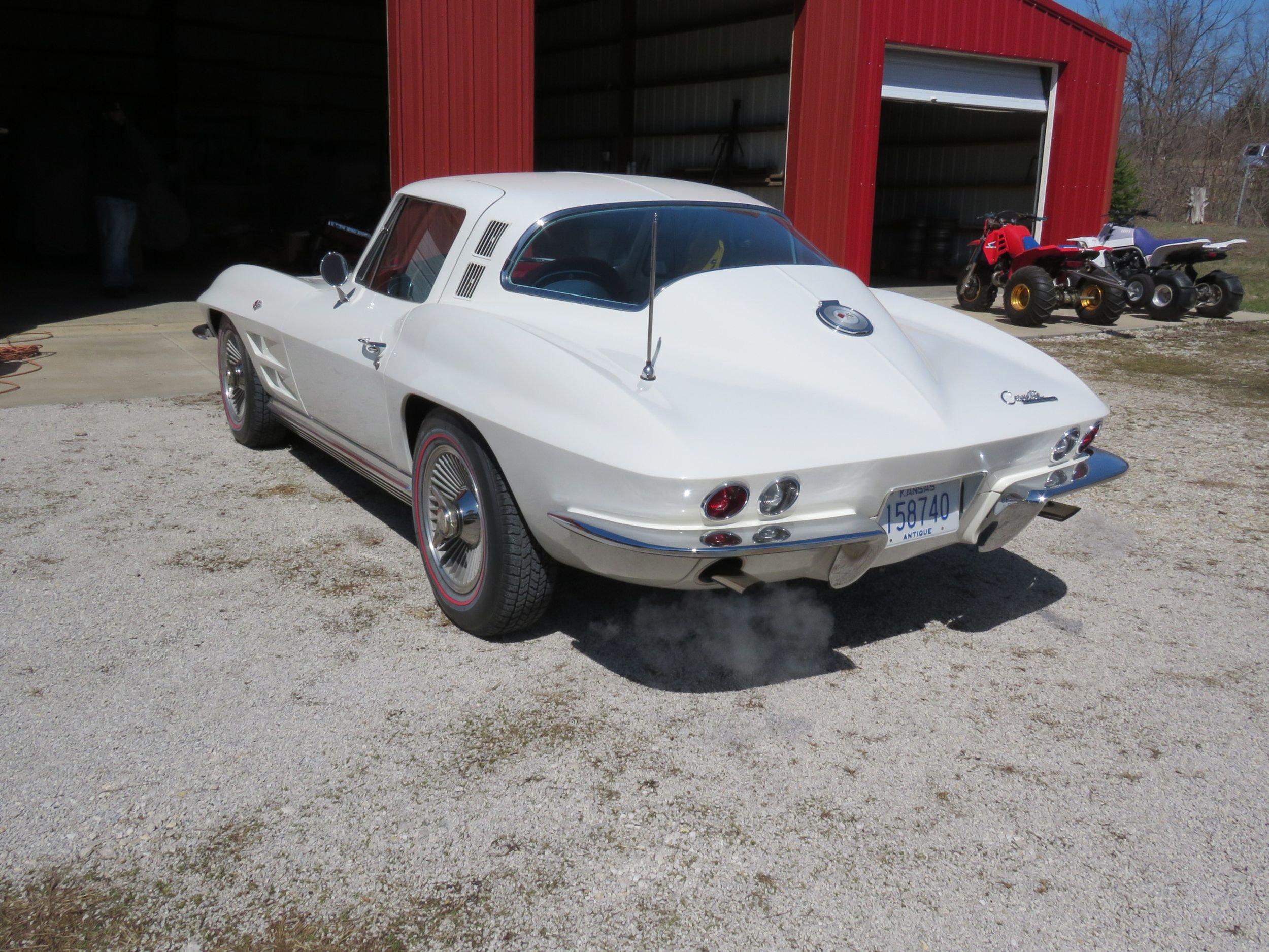 Beautiful 1964 Chevrolet Corvette Sting Ray Coupe
