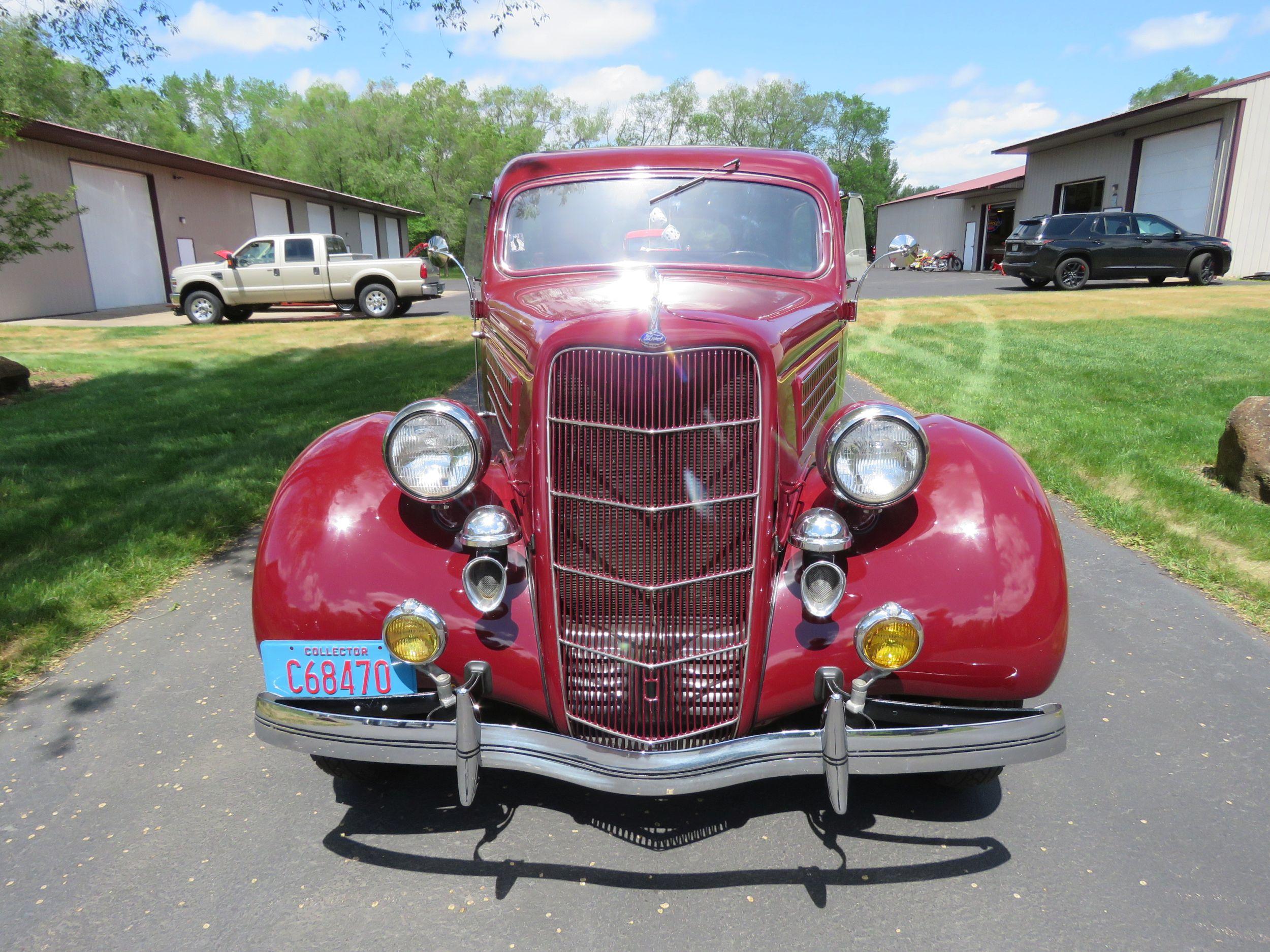 1935 Ford 2dr Sedan "Slant Back"