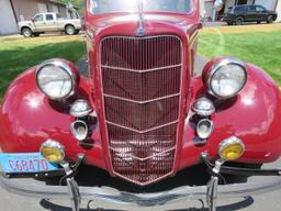 1935 Ford 2dr Sedan "Slant Back"