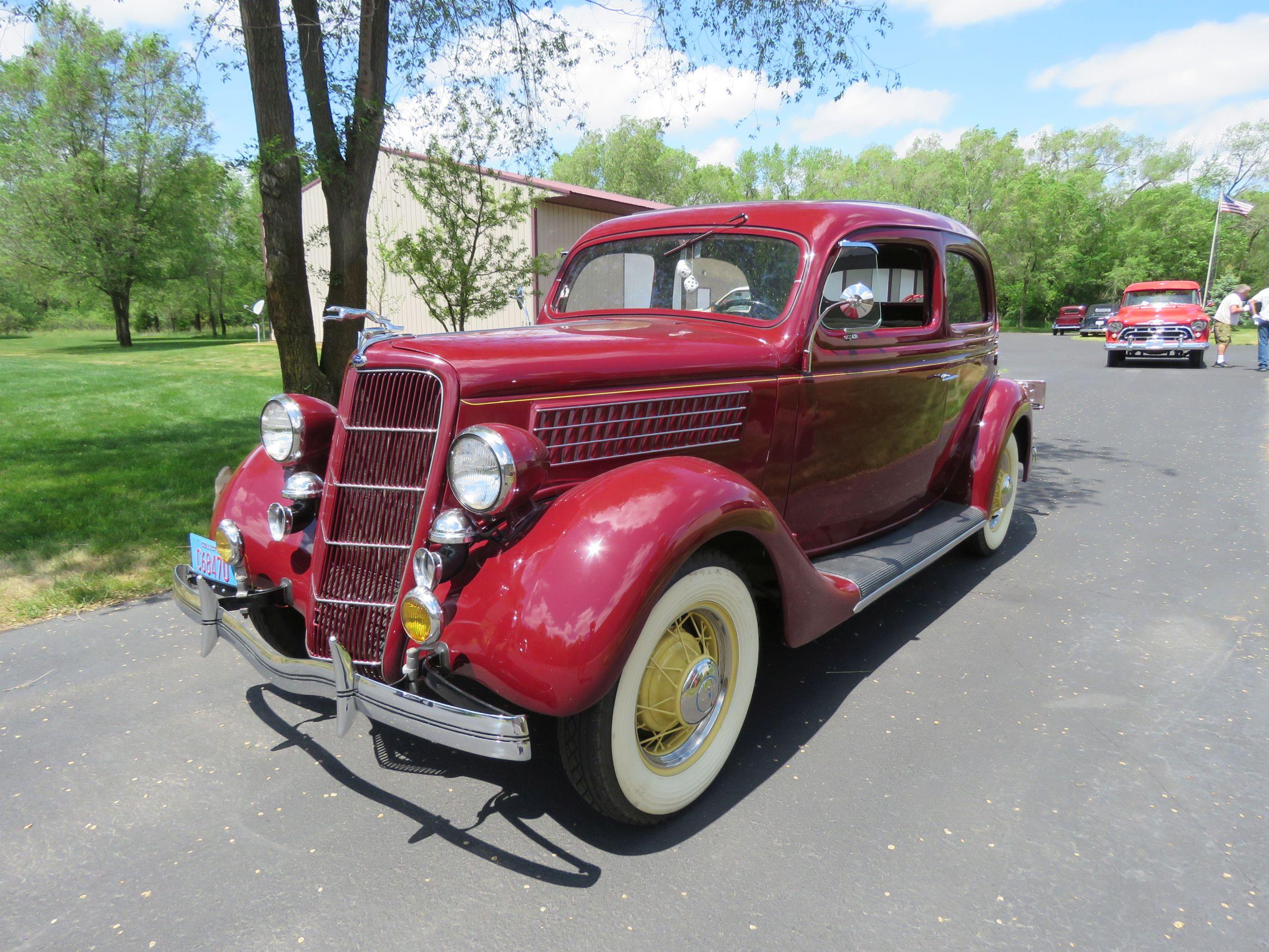 1935 Ford 2dr Sedan "Slant Back"